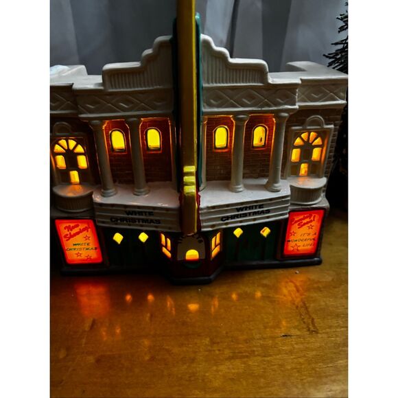 Dept 56 Paramount Theater Building Snow Village - Picture 8 of 11